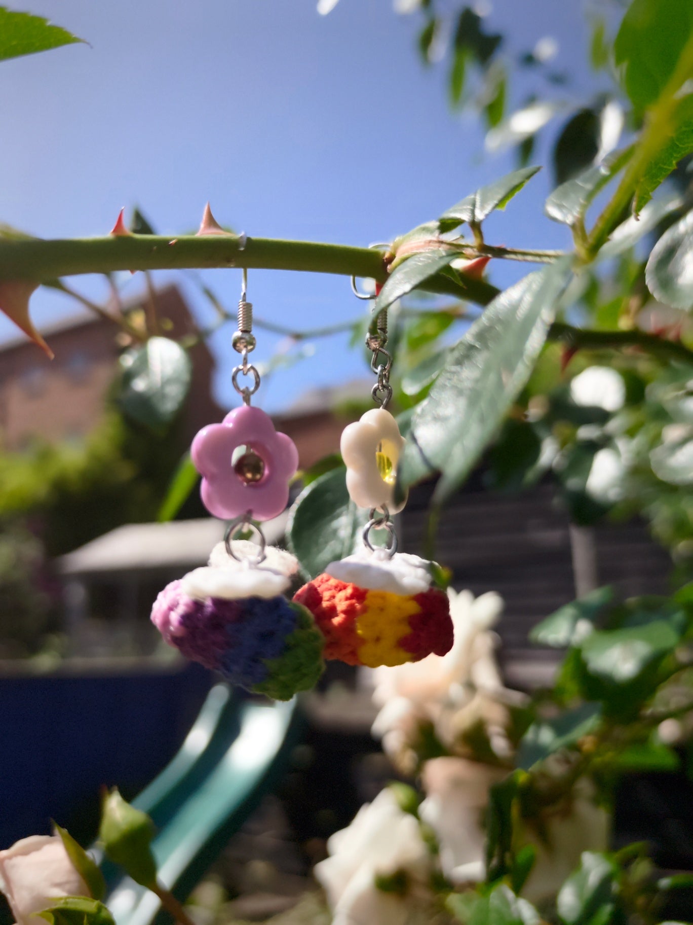 Rainbow bee earrings with flowers