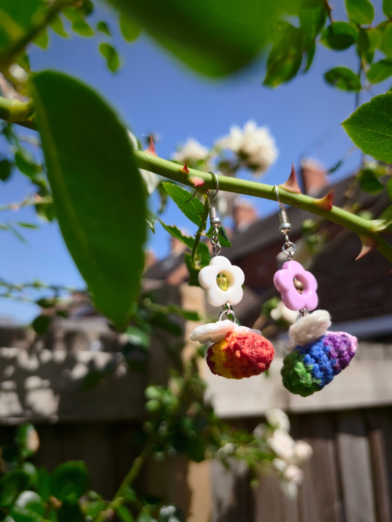 Rainbow bee earrings with flowers