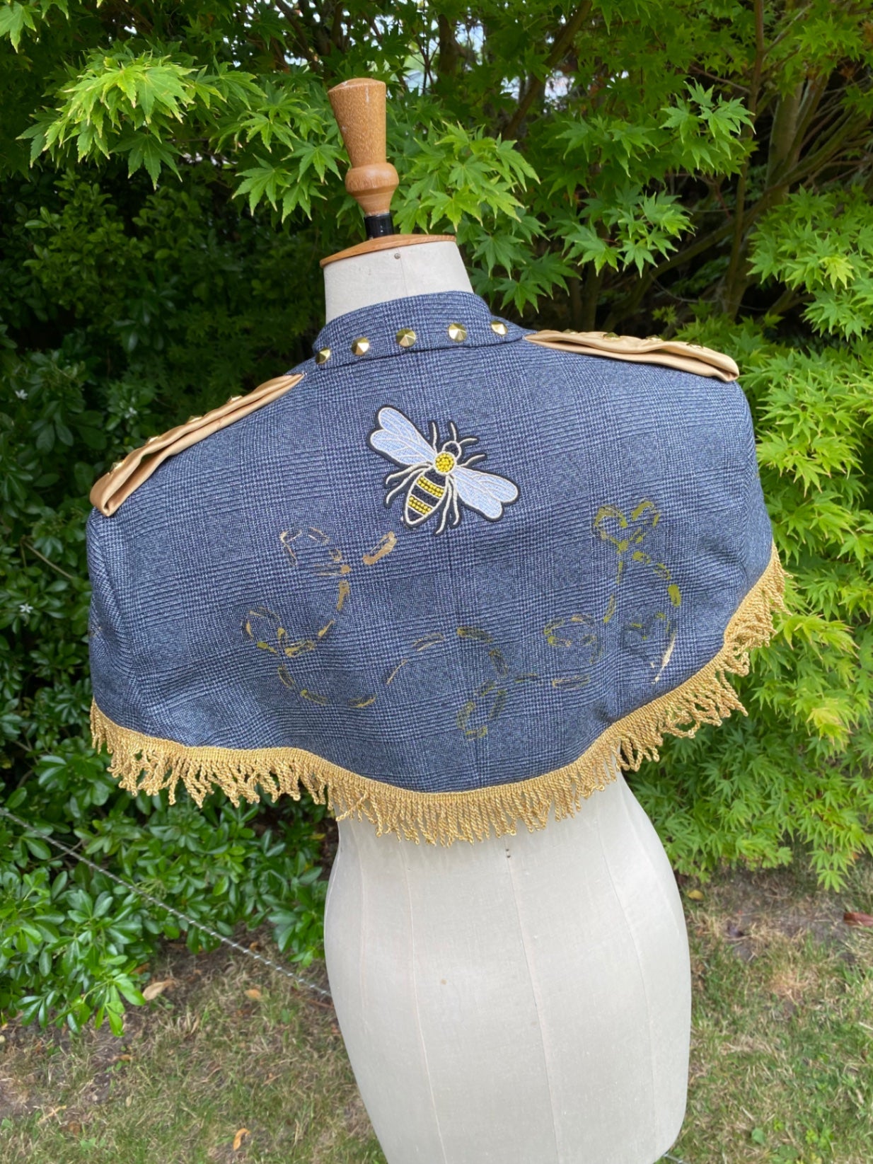 Bee cropped blazer cape