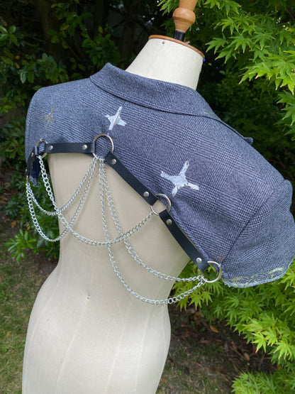 Chain cape