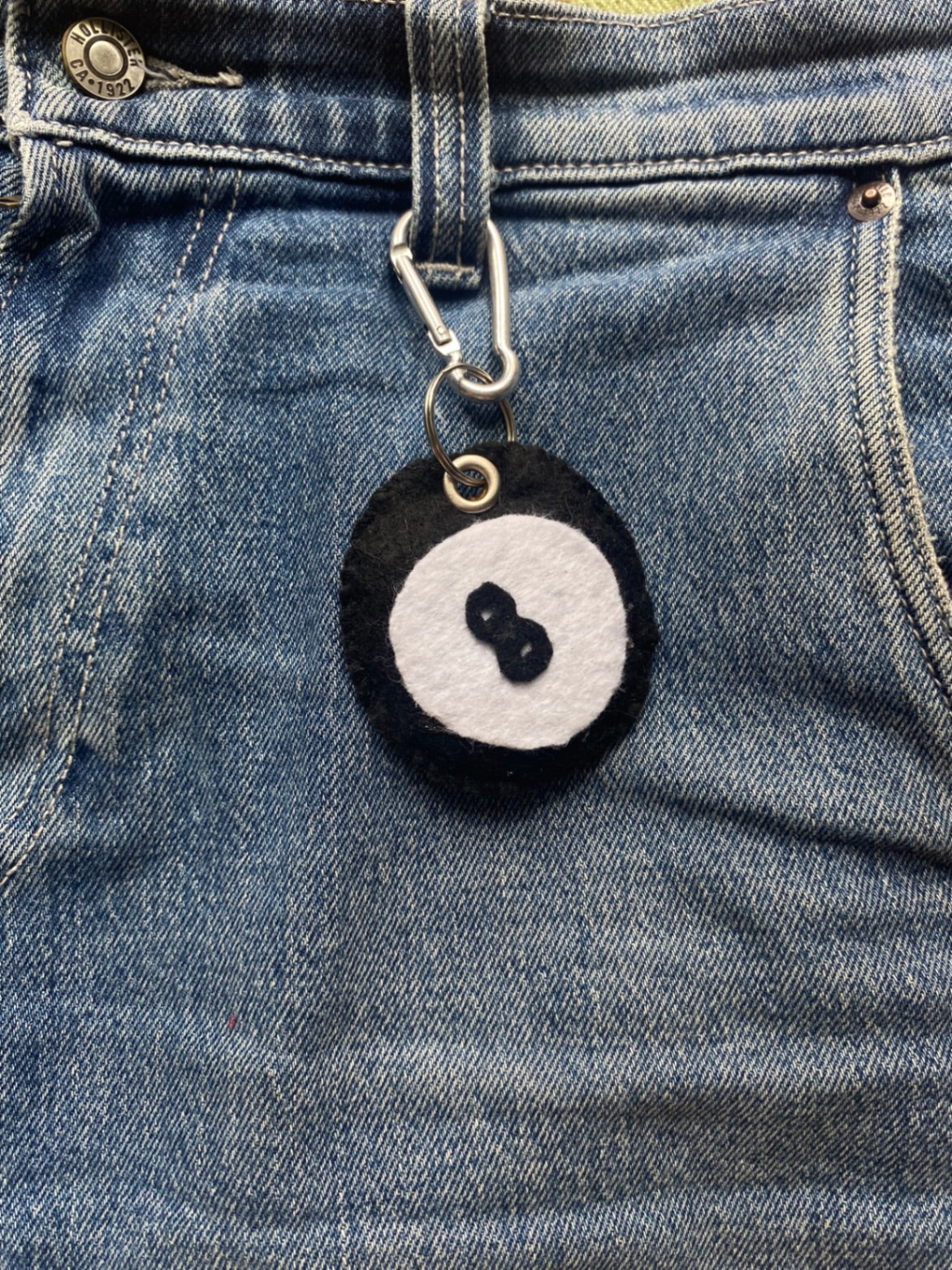 8 Ball Keyring 