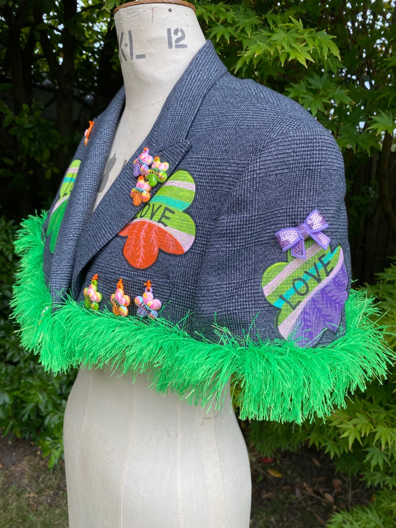 Love cropped blazer cape
