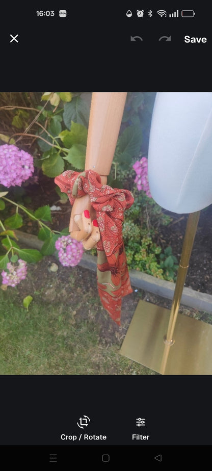 Es Cana scrunchie with scarf - matches top
