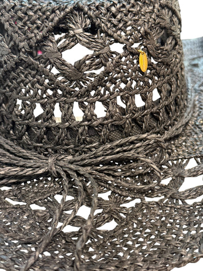 Conch Shell Beach Hat — Black Gold