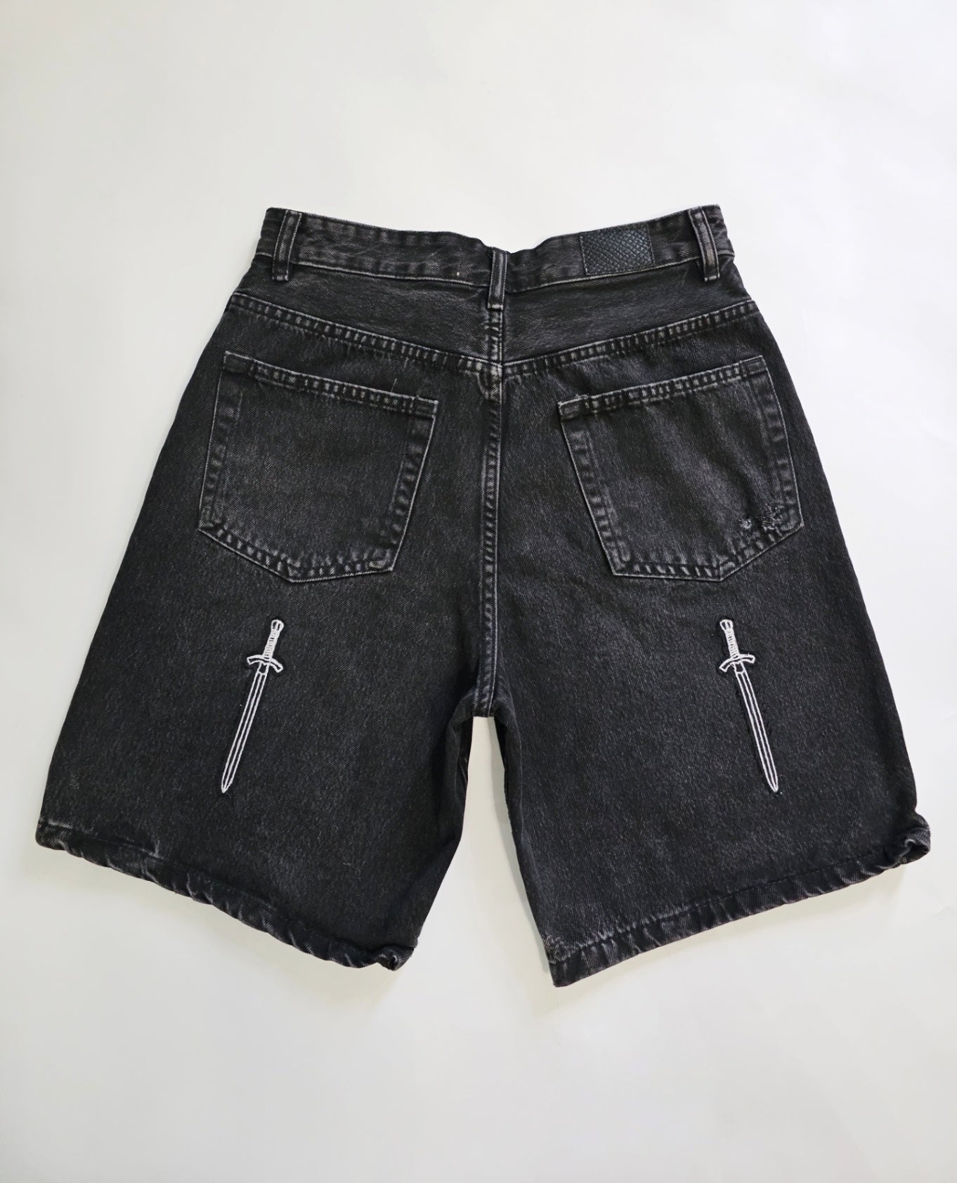 CC DOBERMAN DENIM SHORTS