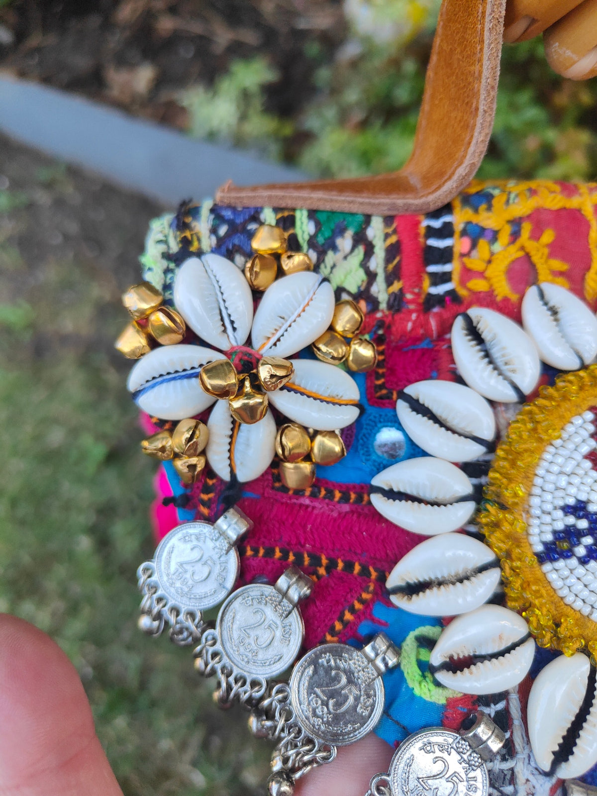 Es Vedra handbag / crossbody comes with two straps