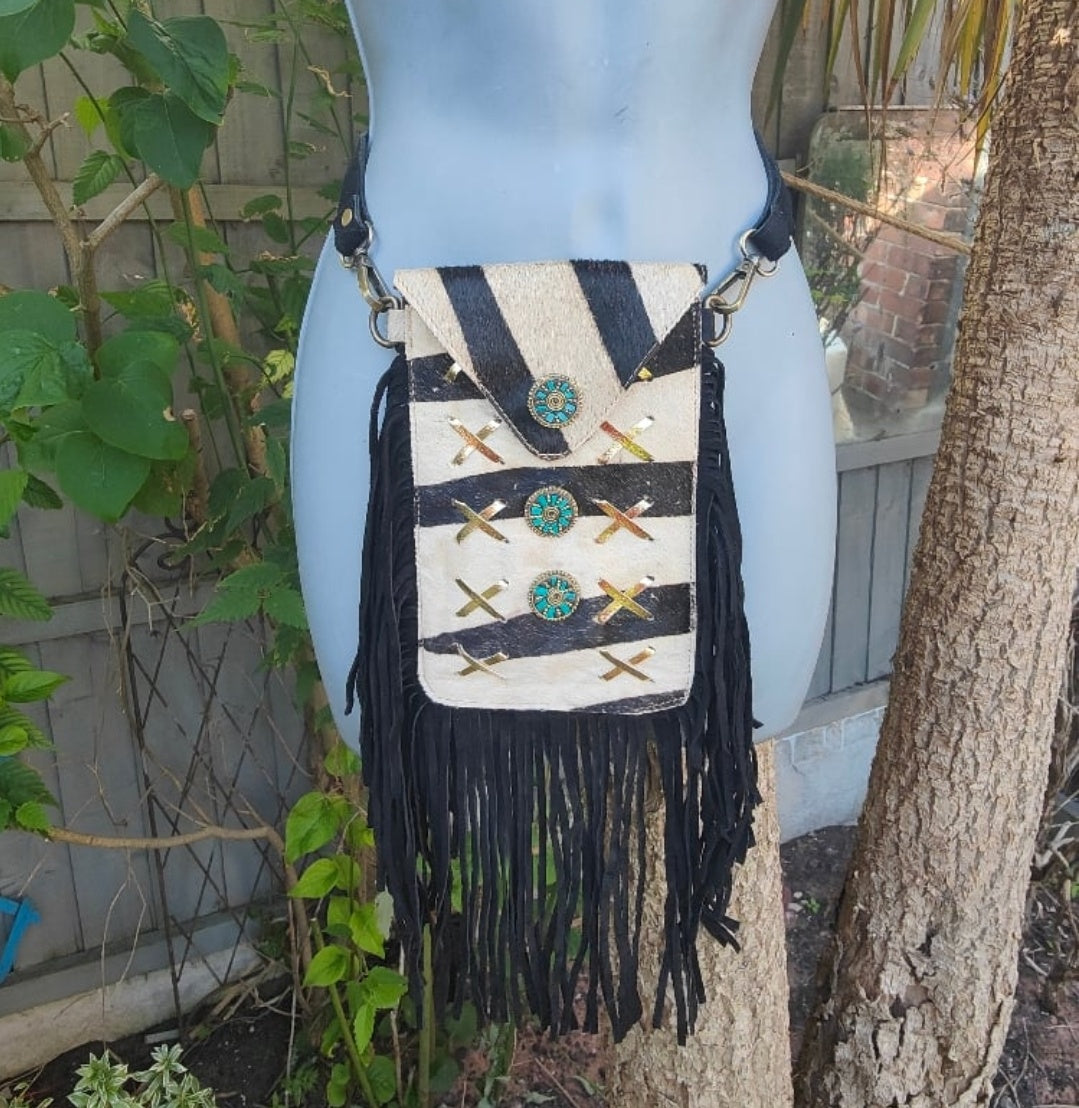 Yellowstone mobile bag / crossbody - Zebra