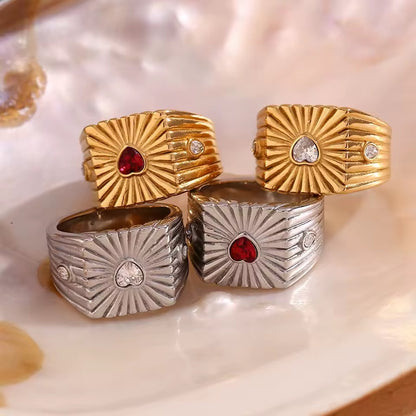 Queen Of Hearts Signet Ring Silver Red S8