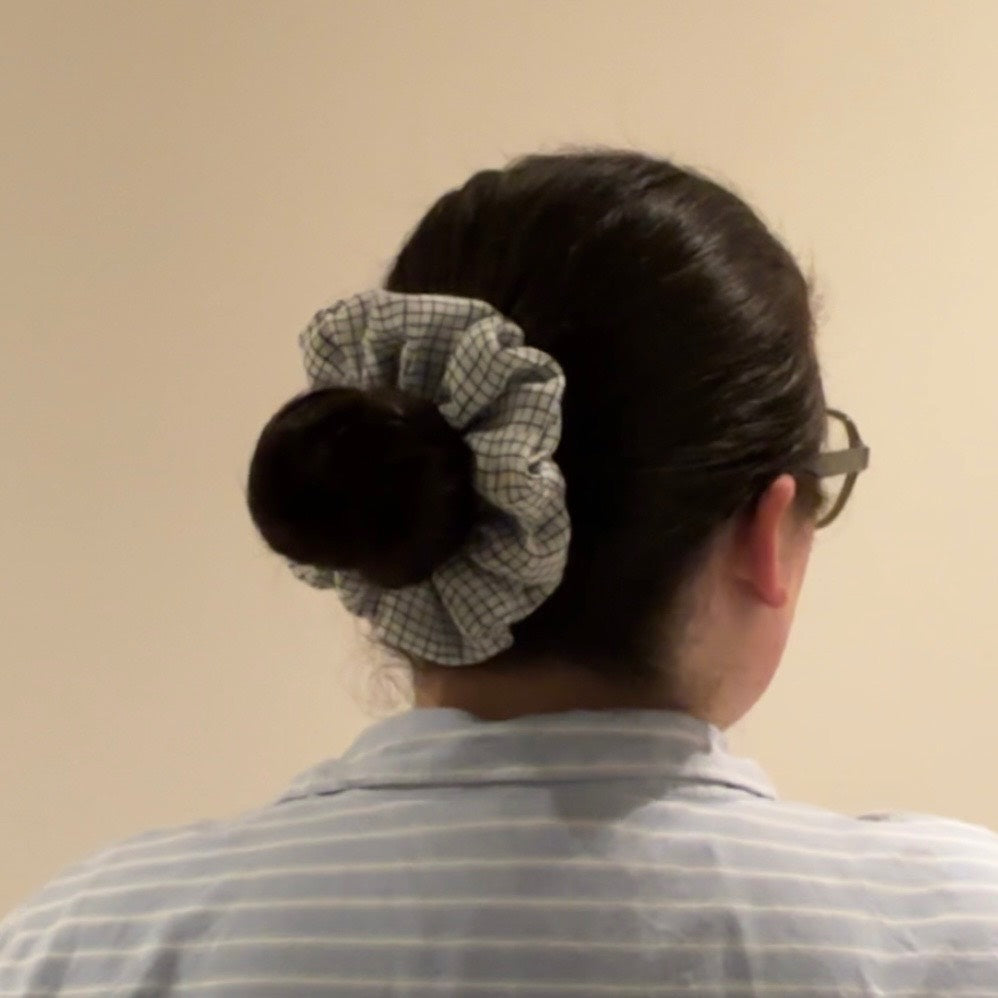 Medium Grid Scrunchie 