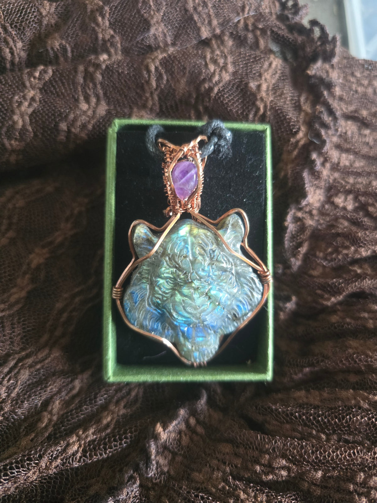 Labradorite and amethyst tiger 