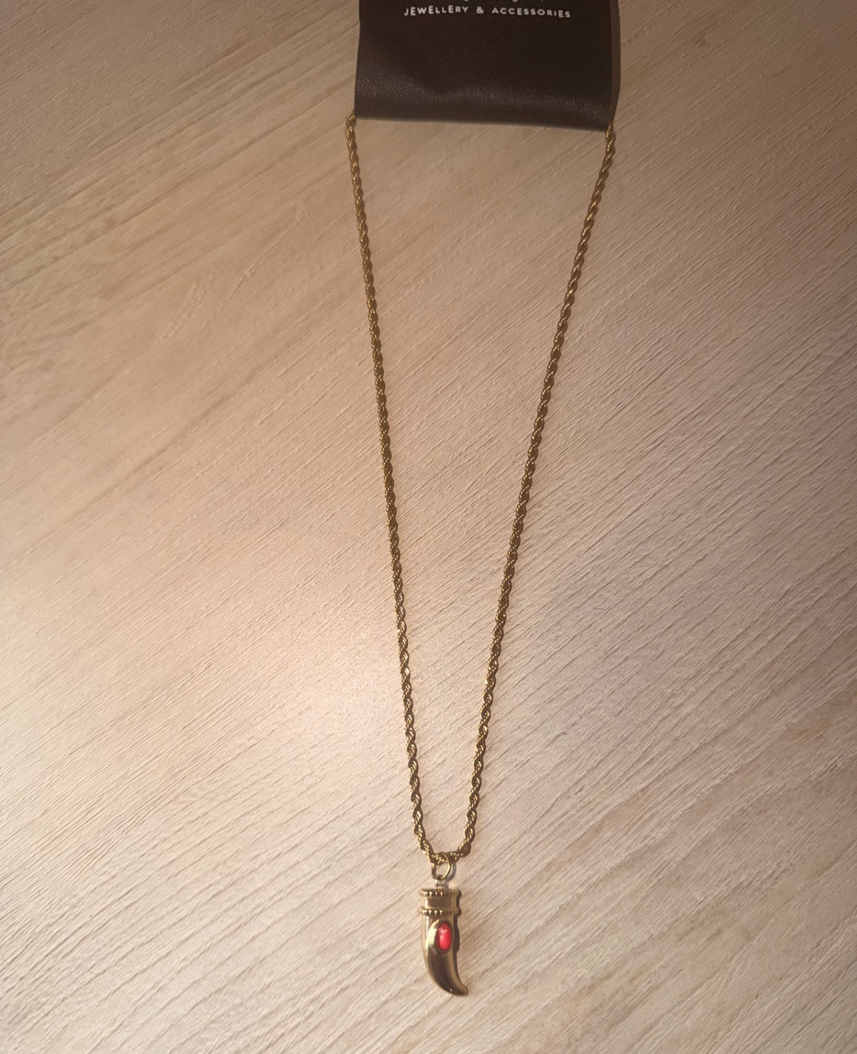 Red inlay 