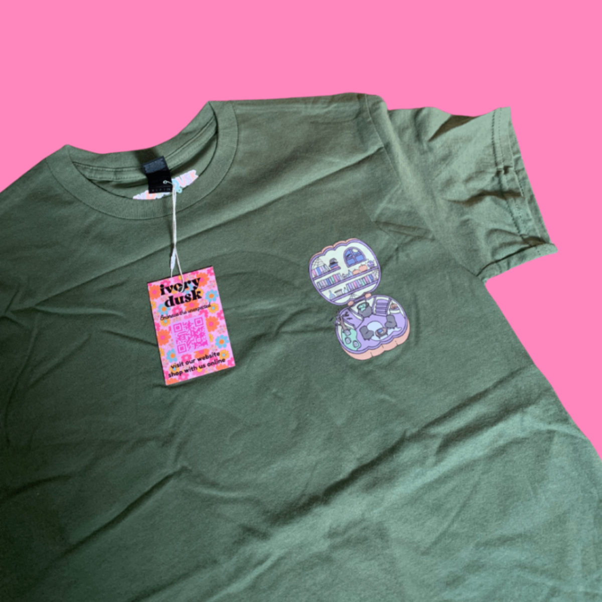 Spooky pocket compact tshirt