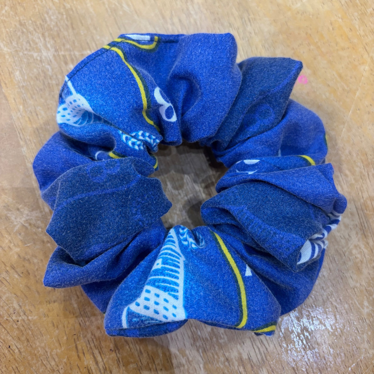 Medium Everton Scrunchie