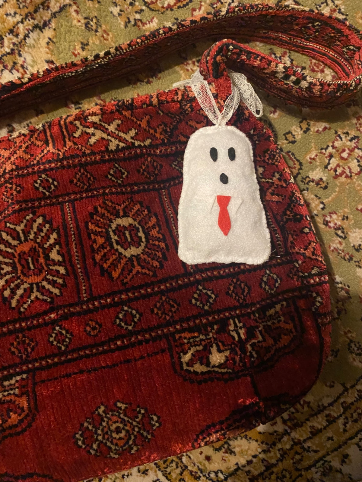 GHOST TIE BAG CHARM