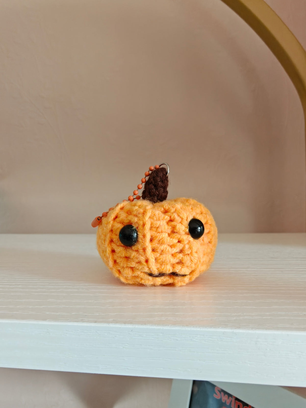 Cute crochet pumpkin keyring 