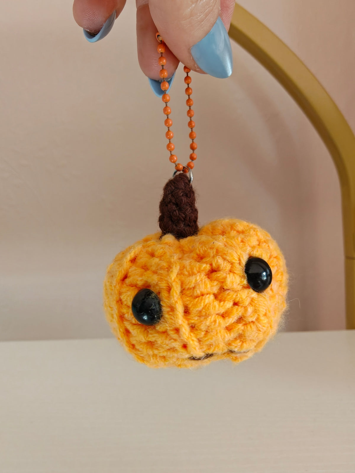 Cute crochet pumpkin keyring 