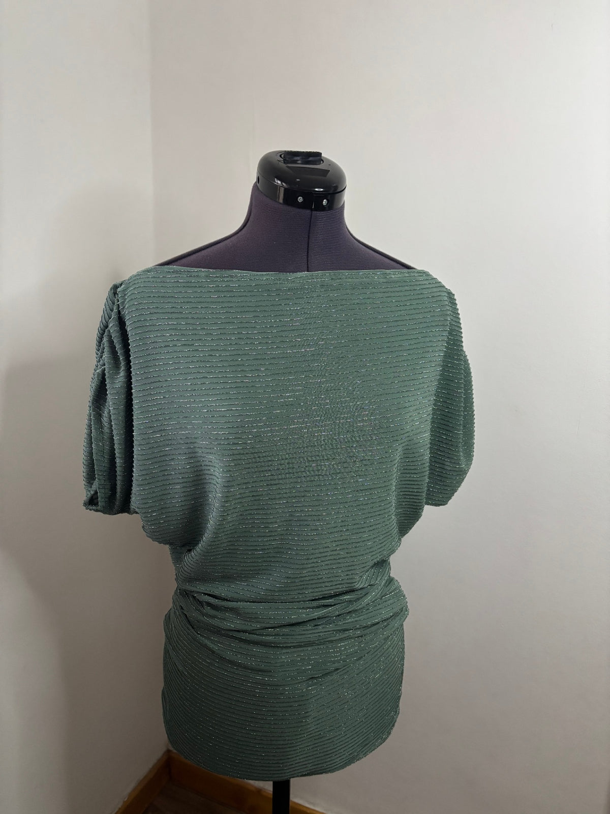 Green sparkle ruched sleeves cinched waist top 
